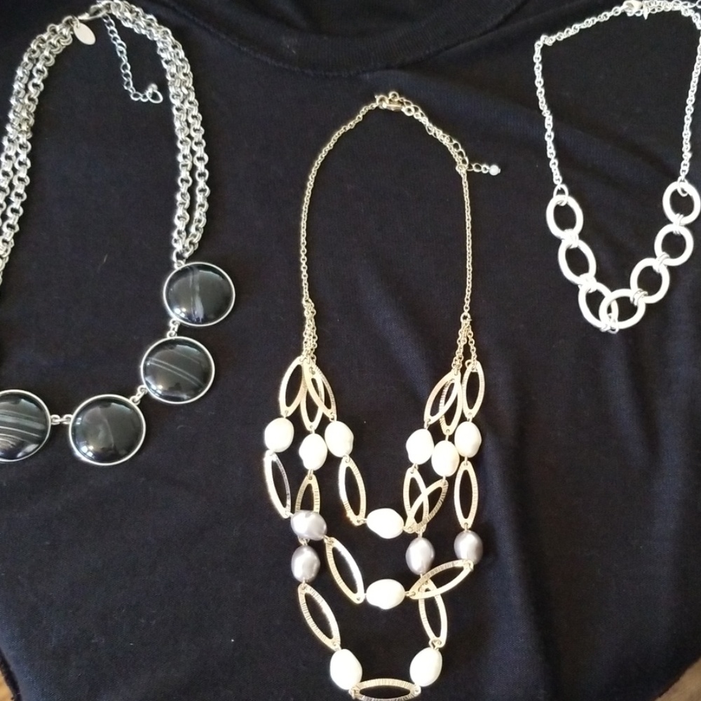 3 short necklaces